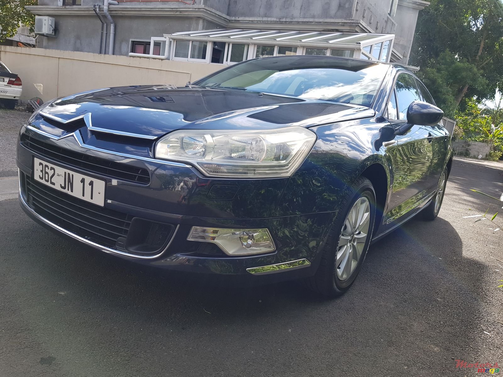 2011' Citroen C5 photo #2