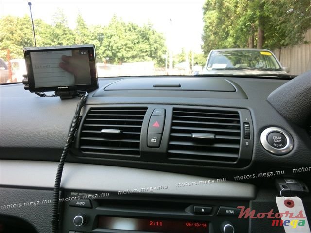 2010' BMW 1 Series photo #10