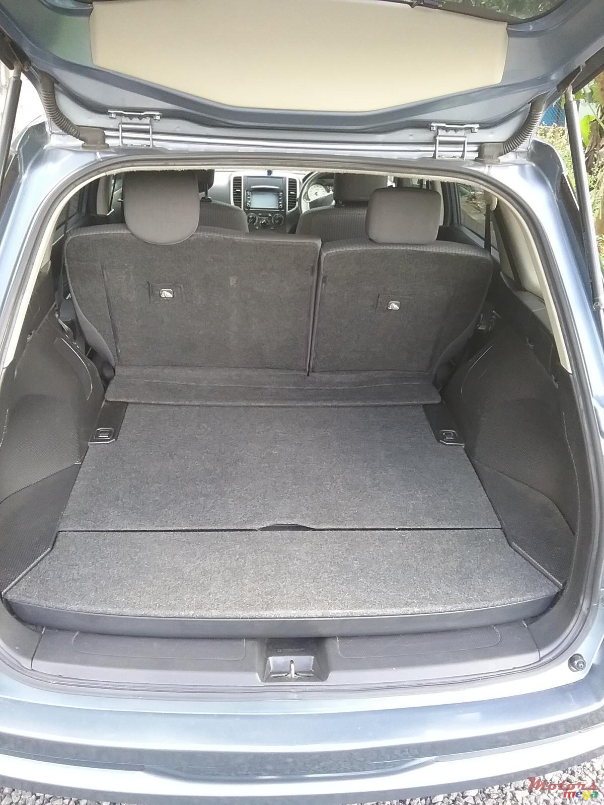 2012' Nissan Wingroad photo #6