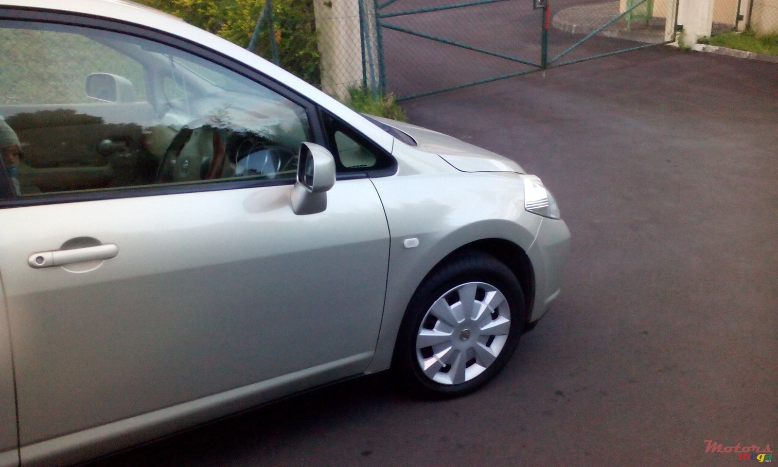 2005' Nissan Tiida photo #3