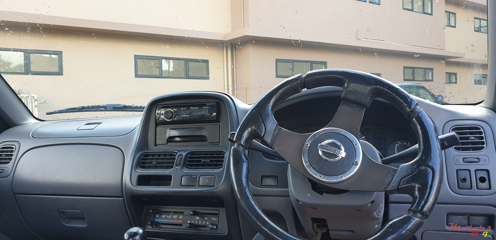 2012' Nissan Navara photo #4