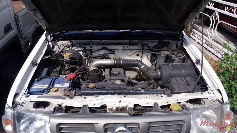 2005' Nissan Hardbody Single cab 2.7D photo #7