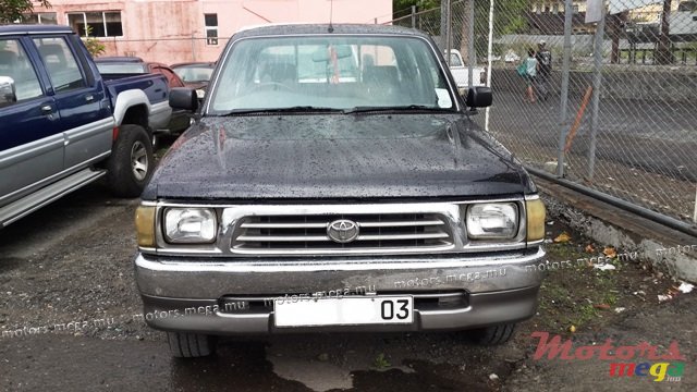 2003' Toyota 2x4 photo #2