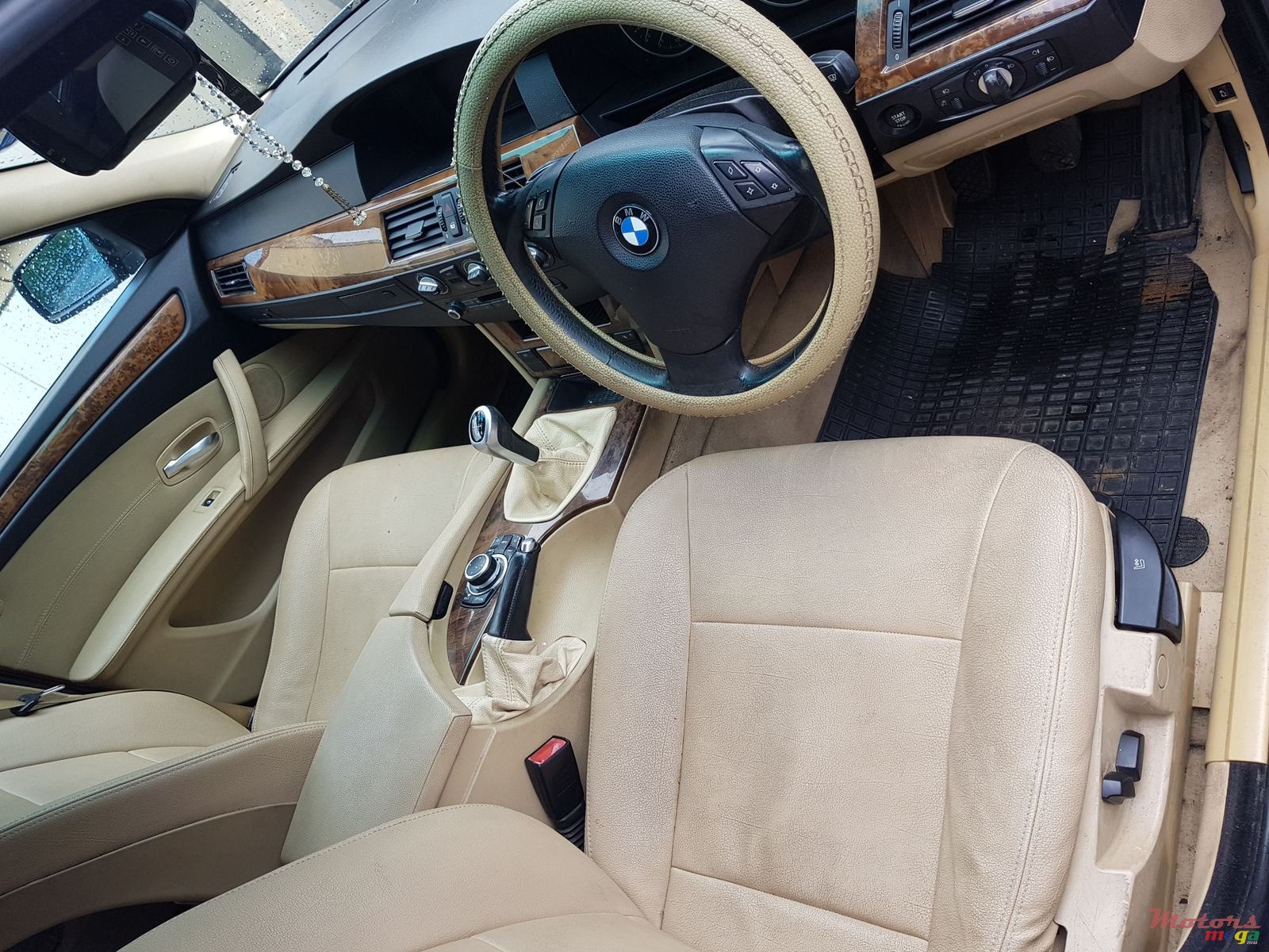 2009' BMW 520 E60 special edition photo #3