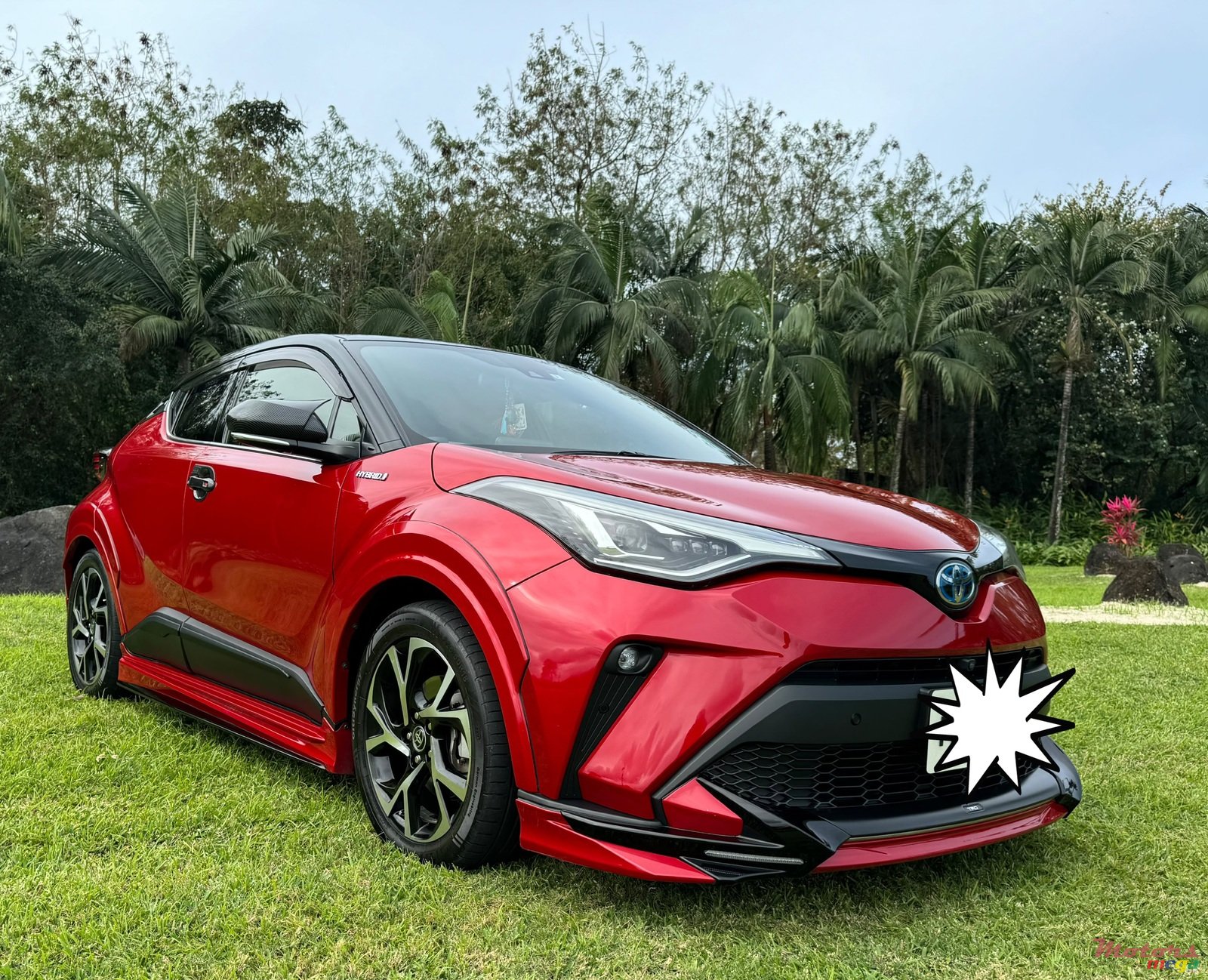 2020' Toyota C-HR photo #2