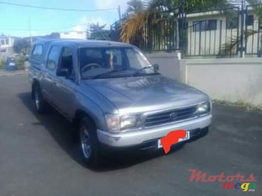 2000' Toyota Hilux photo #1