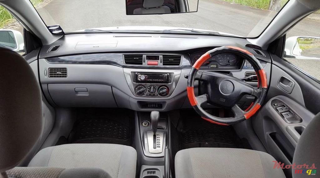 2006' Mitsubishi Lancer photo #4