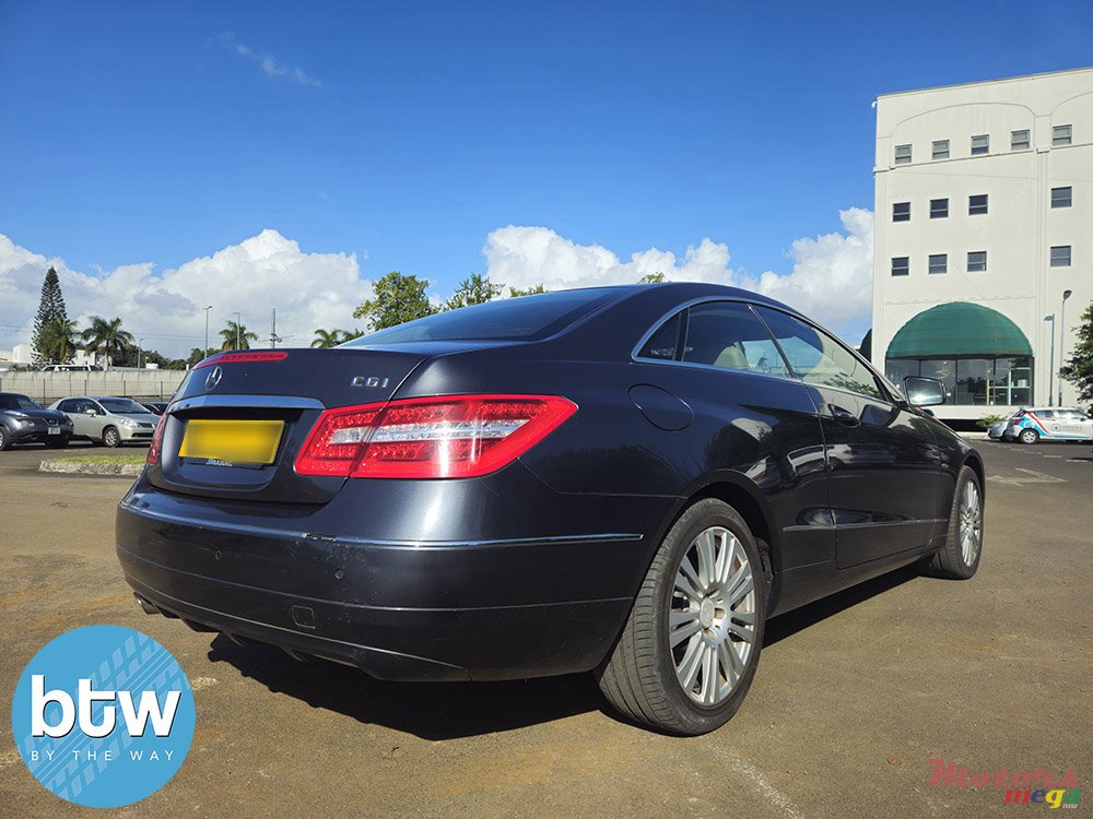 2010' Mercedes-Benz 250 Coupe photo #4