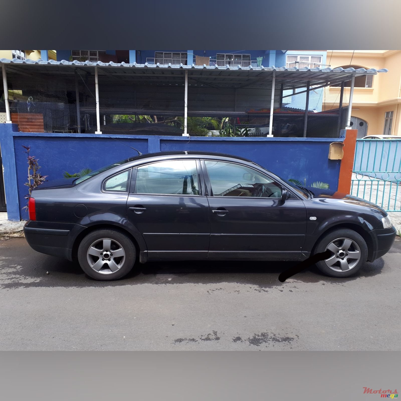 2002' Volkswagen Passat photo #3