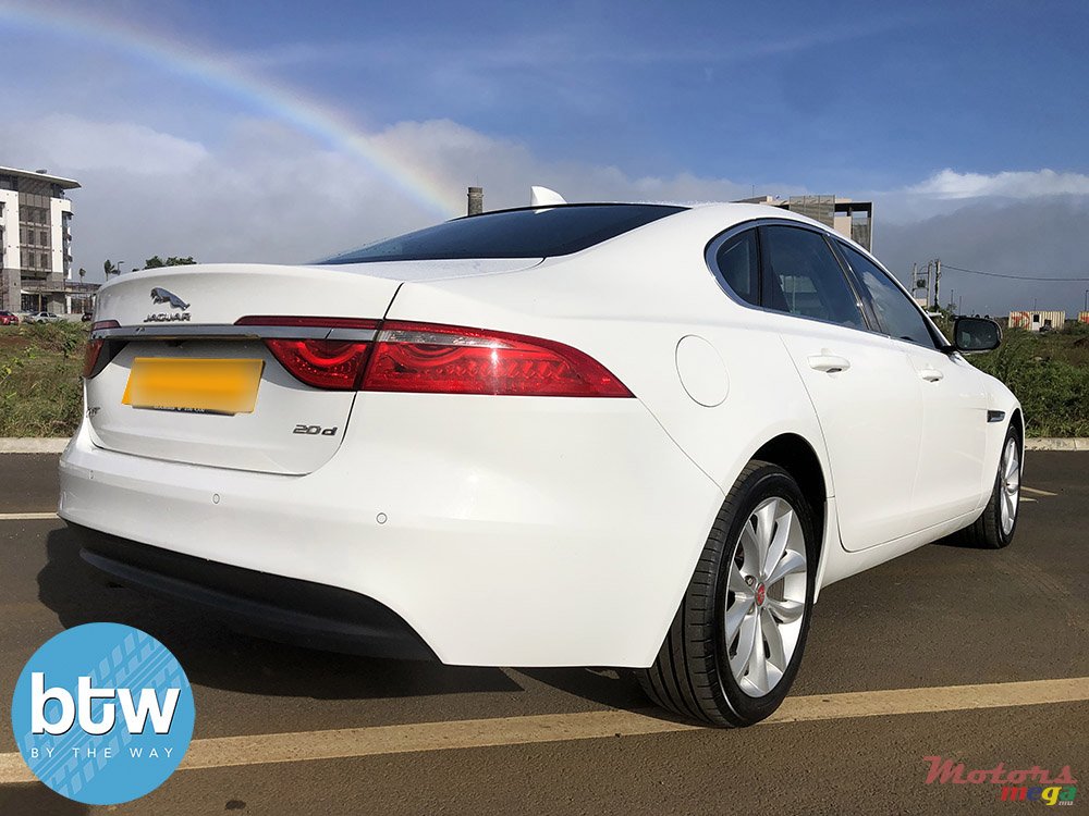 2019' Jaguar XF photo #3