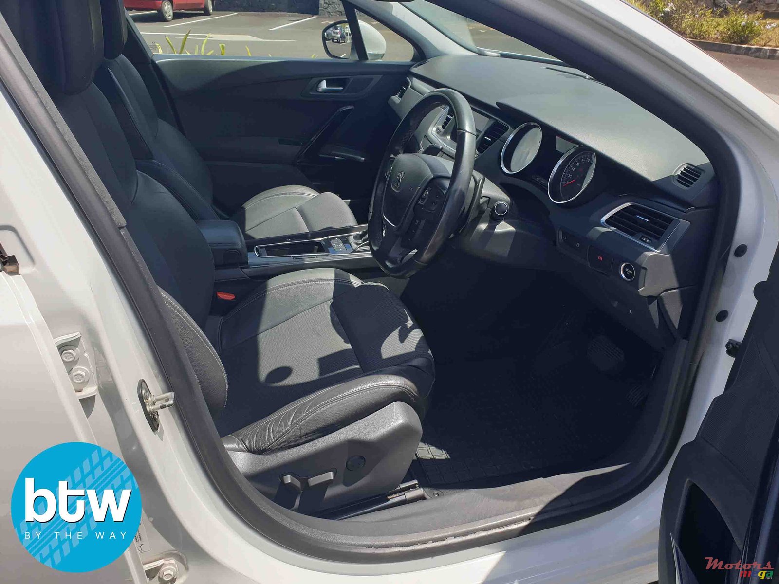 2012' Peugeot 508 Allure photo #6