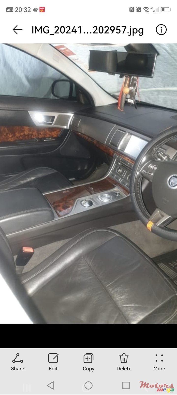 2011' Jaguar XF photo #3