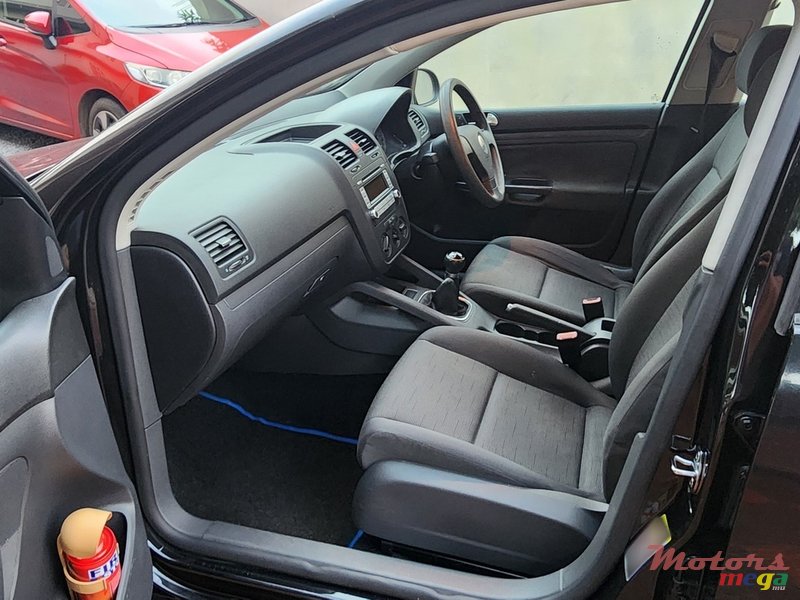 2008' Volkswagen Golf V photo #7
