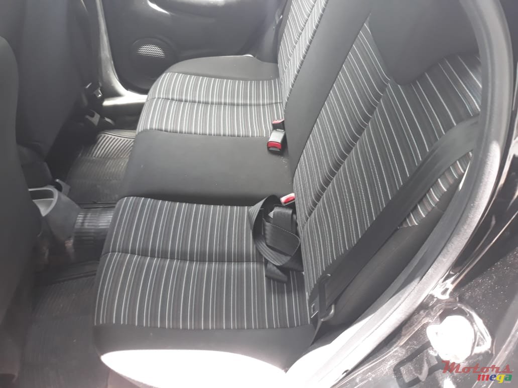 2010' Mazda Demio photo #5