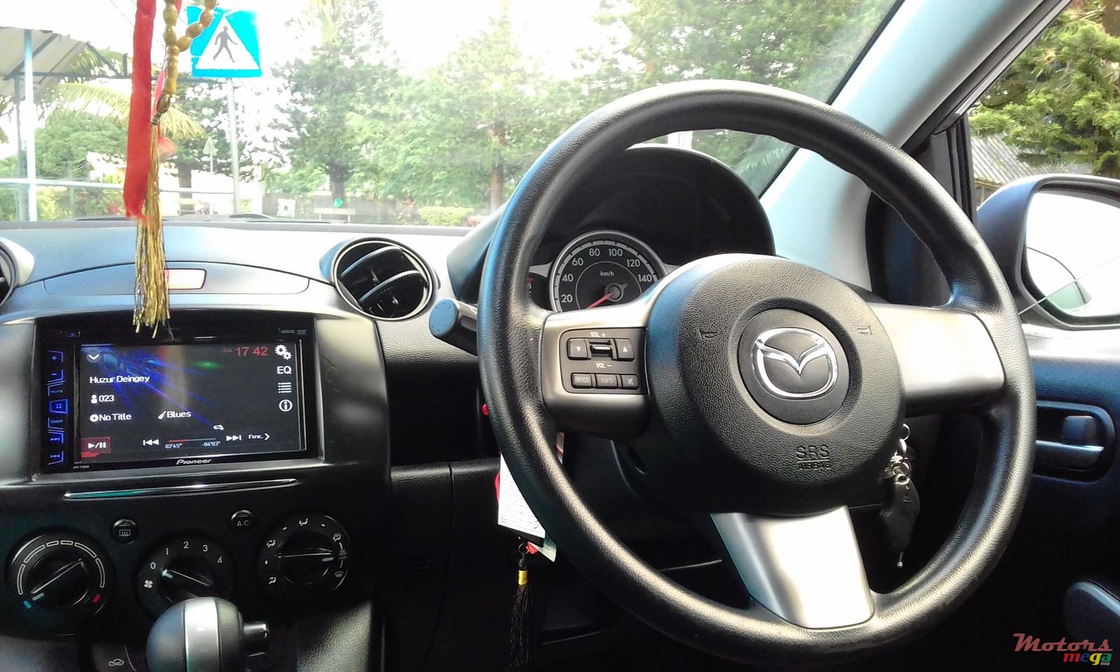 2011' Mazda Demio photo #3