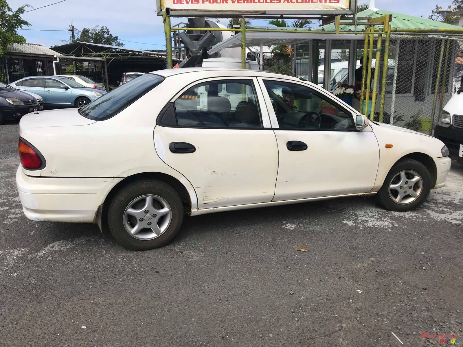 1997' Mazda 323 photo #4