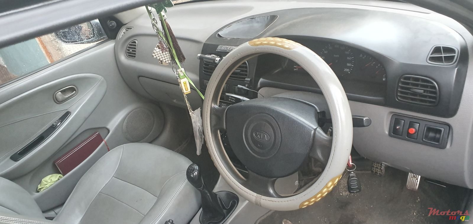 2002' Kia Rio photo #1