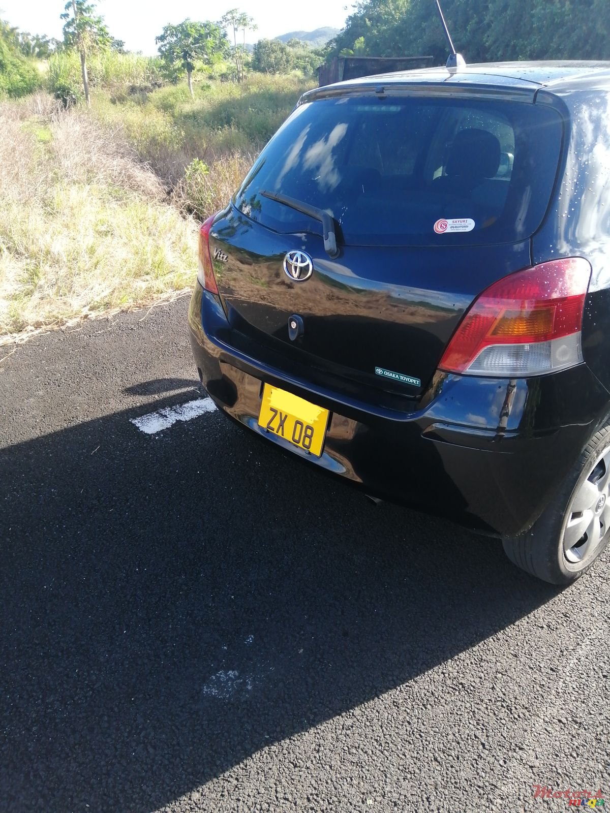 2008' Toyota Vitz photo #1