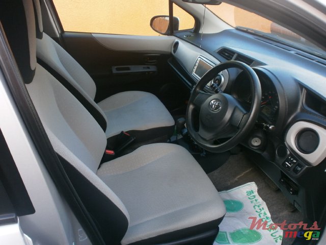 2011' Toyota Yaris Vitz JAPAN photo #5