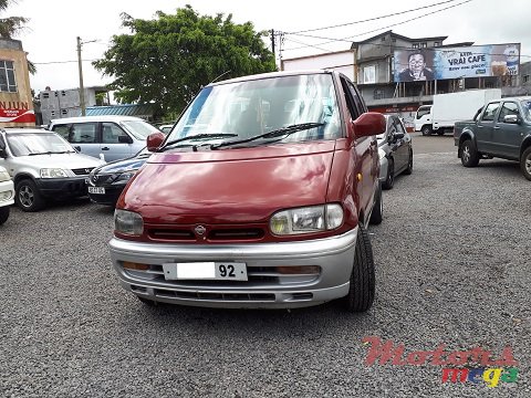 1992' Nissan Serena photo #2