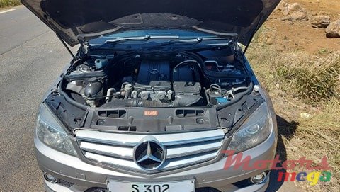 2009' Mercedes-Benz C-Class C200 1800cc photo #5