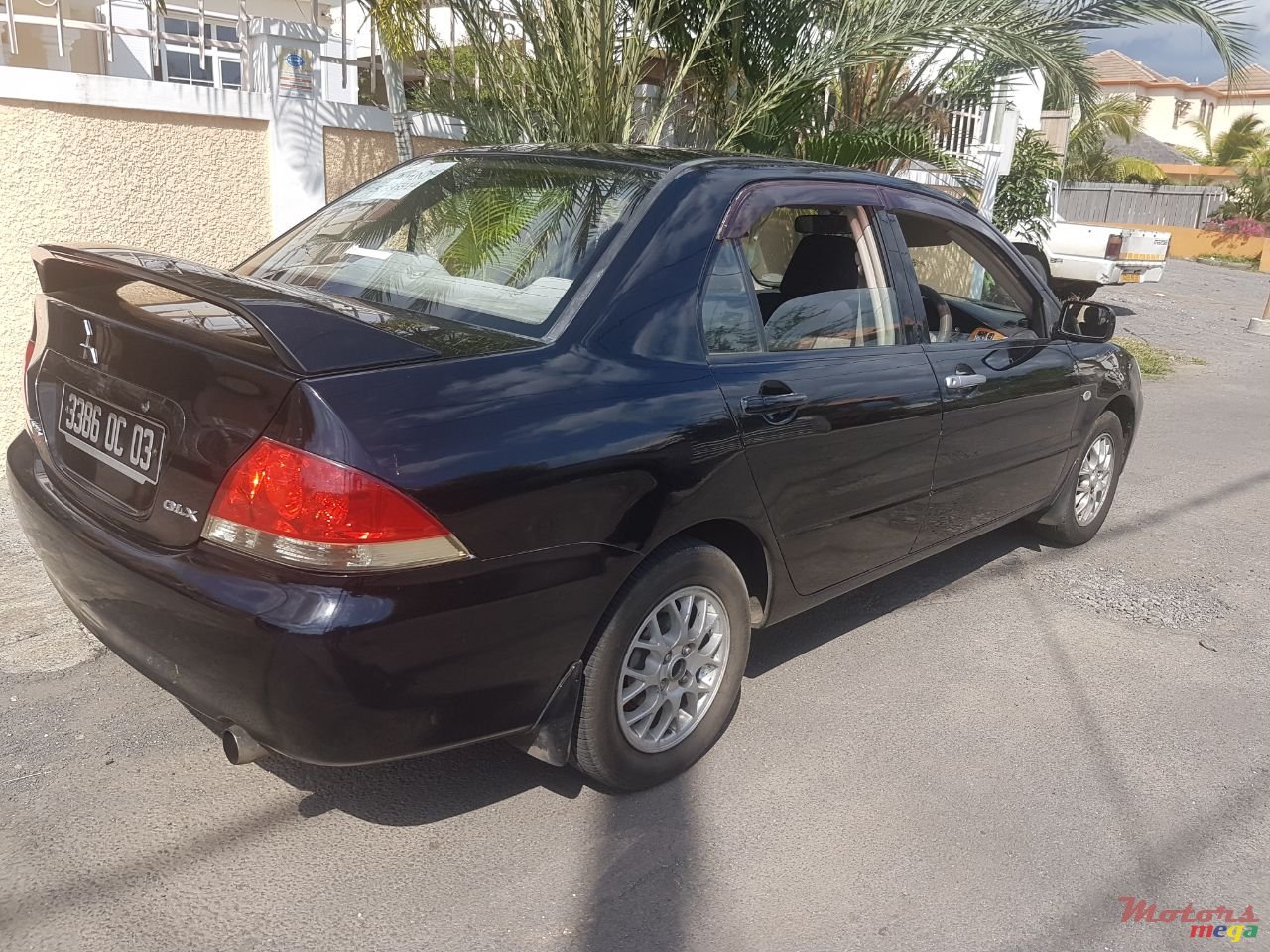 2003' Mitsubishi Lancer photo #2