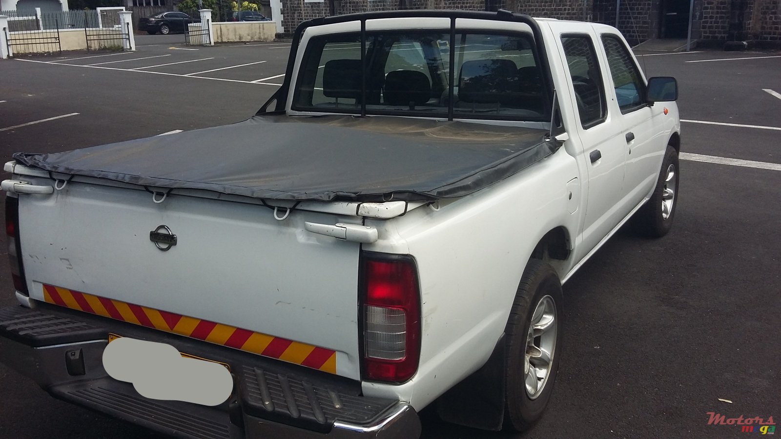 2006' Nissan Navara photo #3