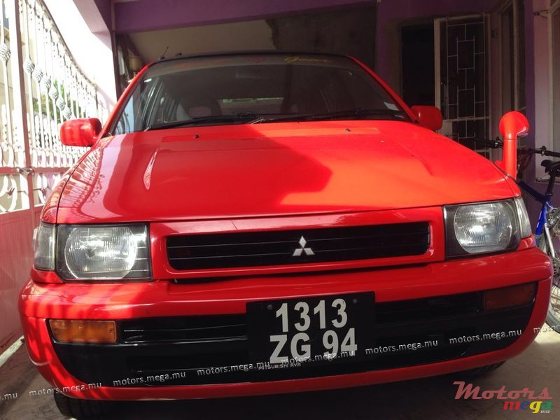 1994' Mitsubishi RVR Sport photo #1