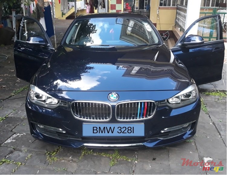 2012' BMW 328 photo #1