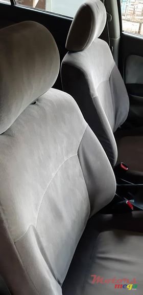 2001' Nissan Sunny photo #6