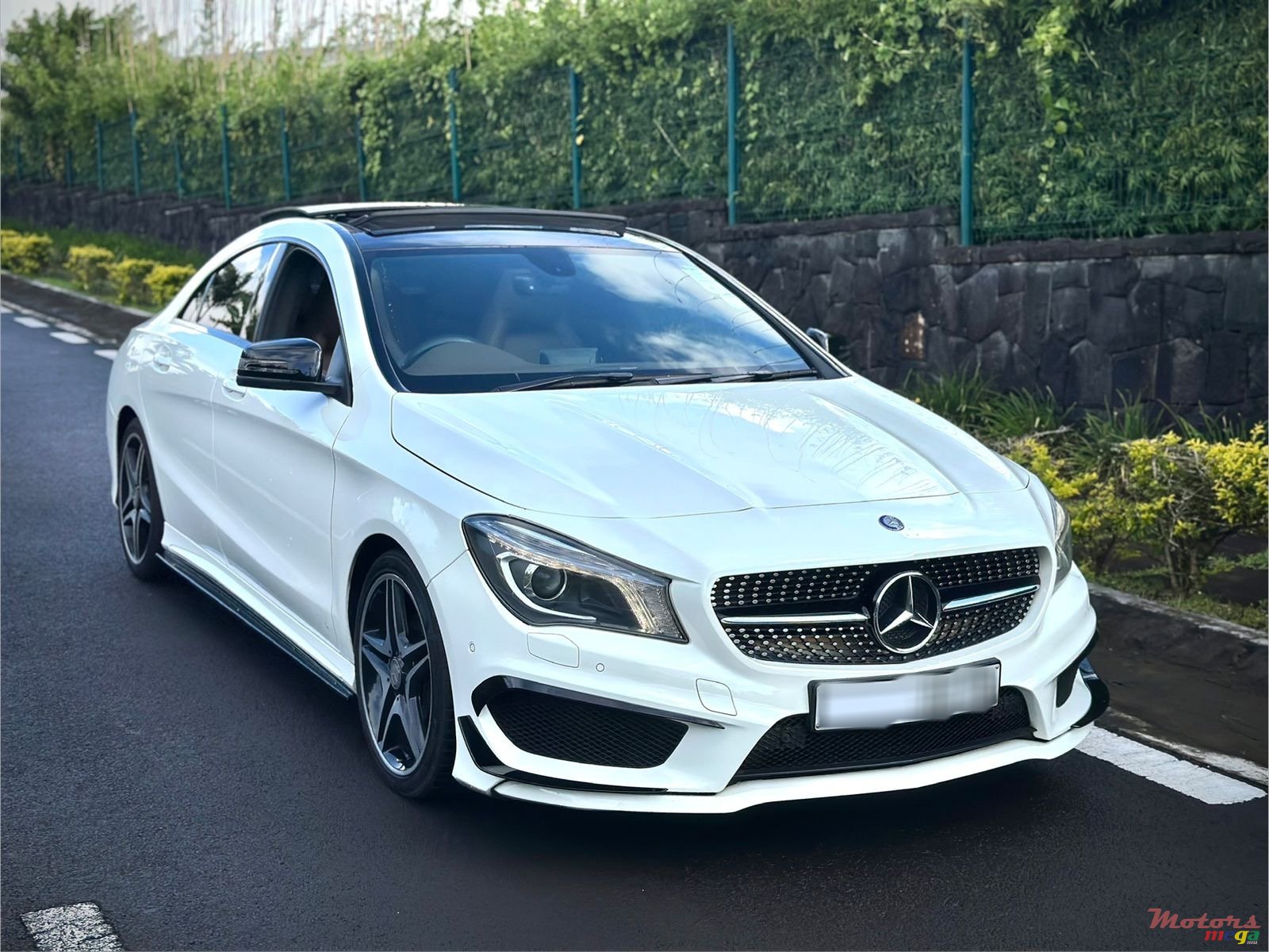 2015' Mercedes-Benz CLA200 photo #1