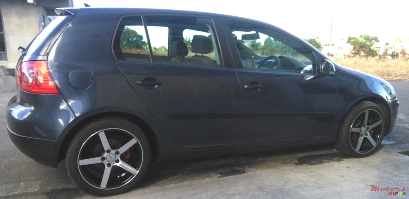 2004' Volkswagen Golf V photo #1