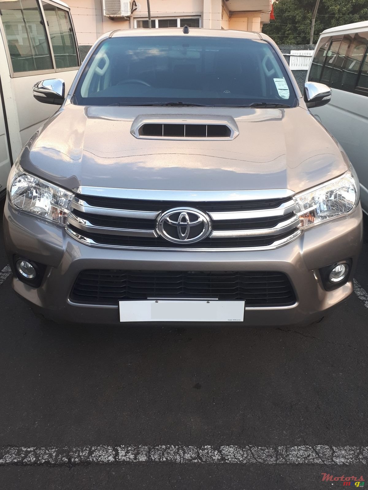 2017' Toyota Hilux photo #2