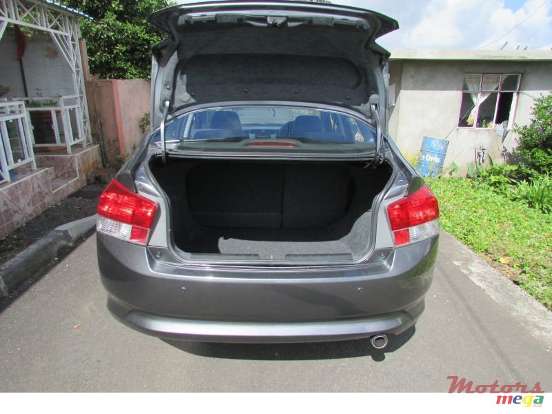 2010' Honda Sport photo #3