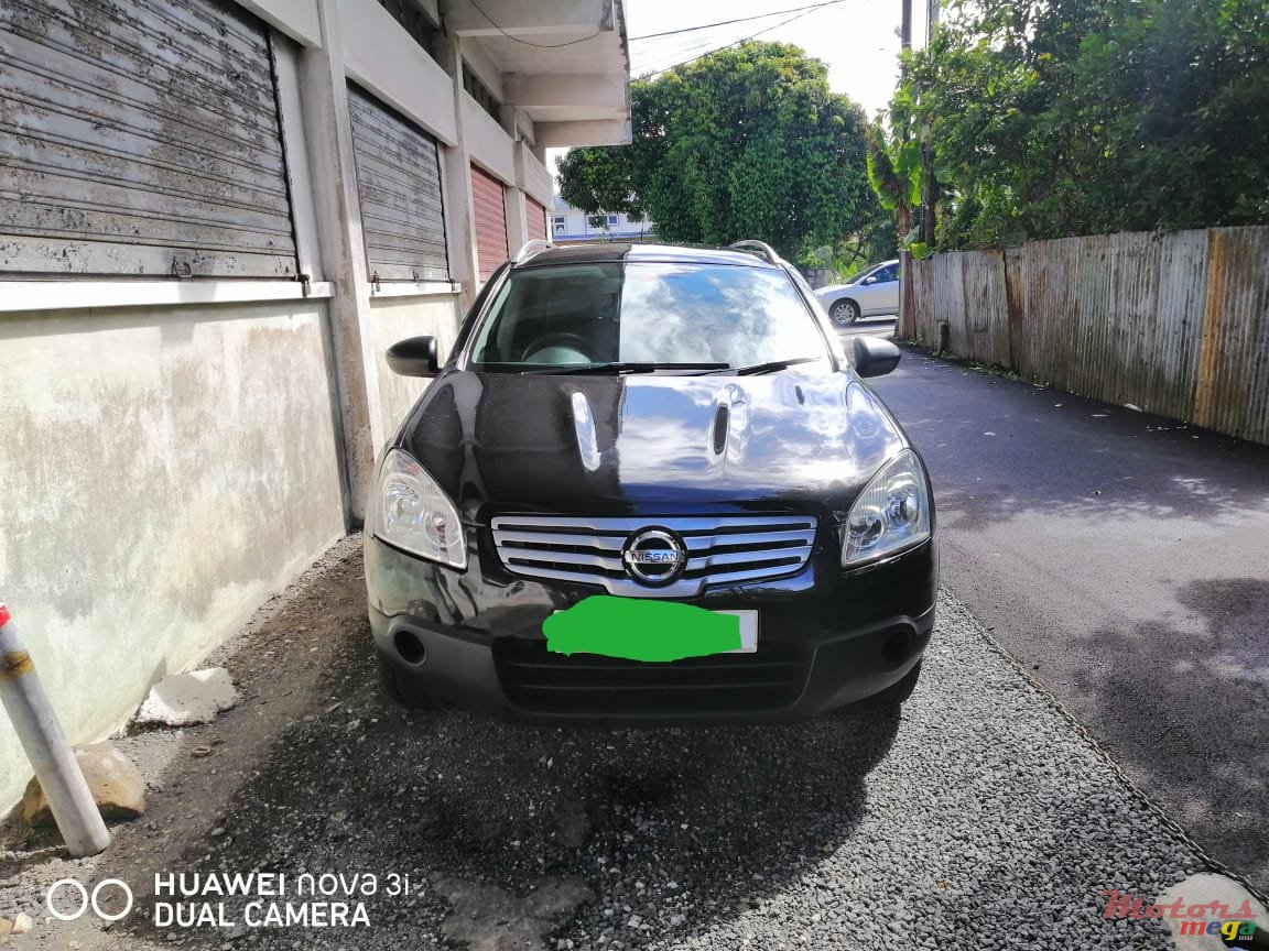 2009' Nissan Qashqai+2 photo #1
