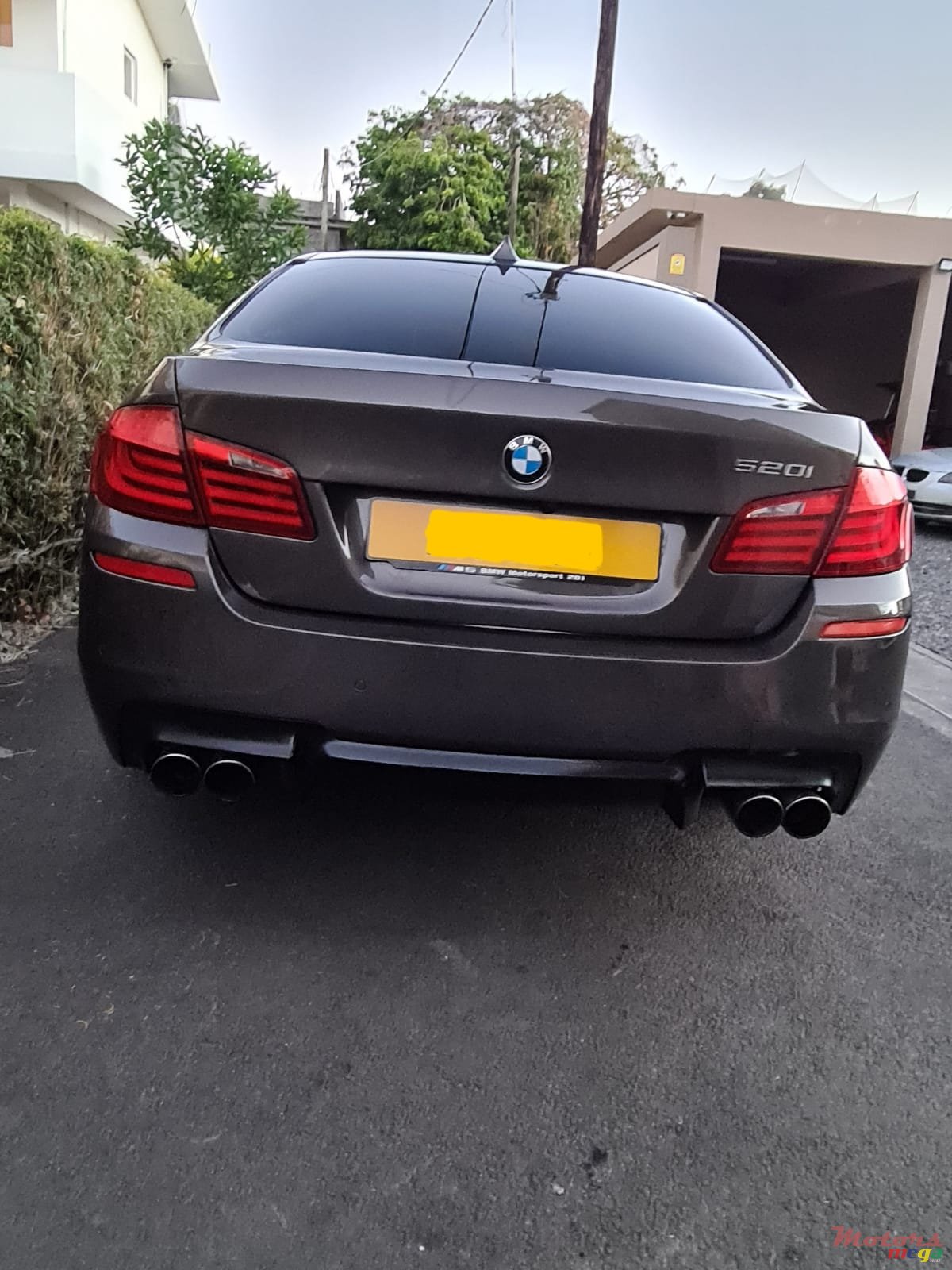 2012' BMW 520 F10 520i photo #3