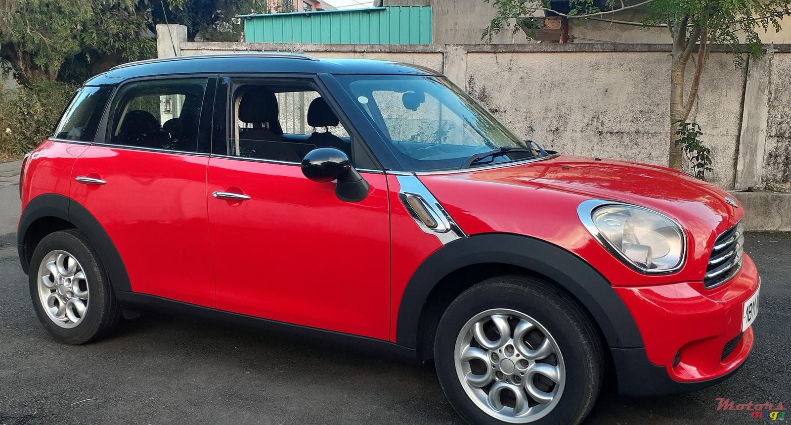 2011' MINI Cooper Countryman photo #2