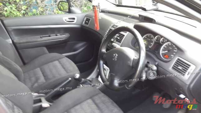 2005' Peugeot 16 v, twin cam shaft photo #3