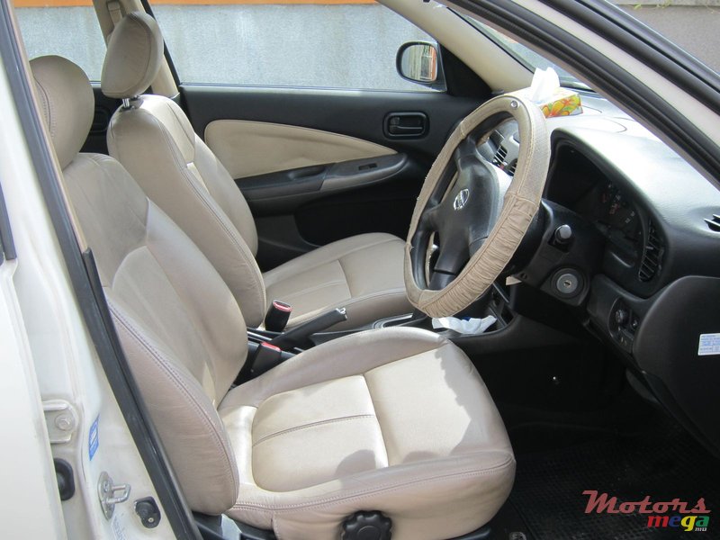 2004' Nissan Sunny photo #7