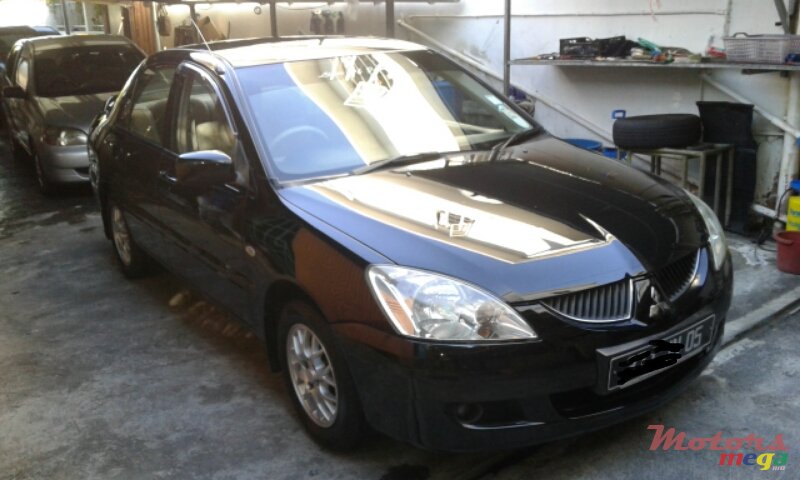 2005' Mitsubishi Lancer photo #4