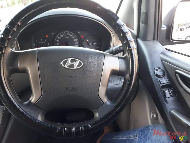 2015' Hyundai H-1 G L S photo #2