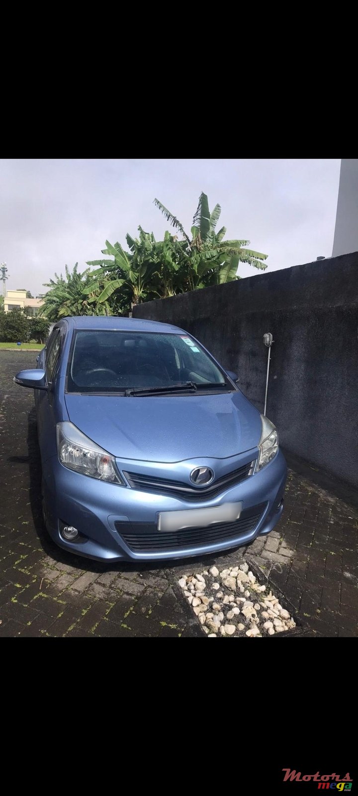 2012' Toyota Vitz photo #3