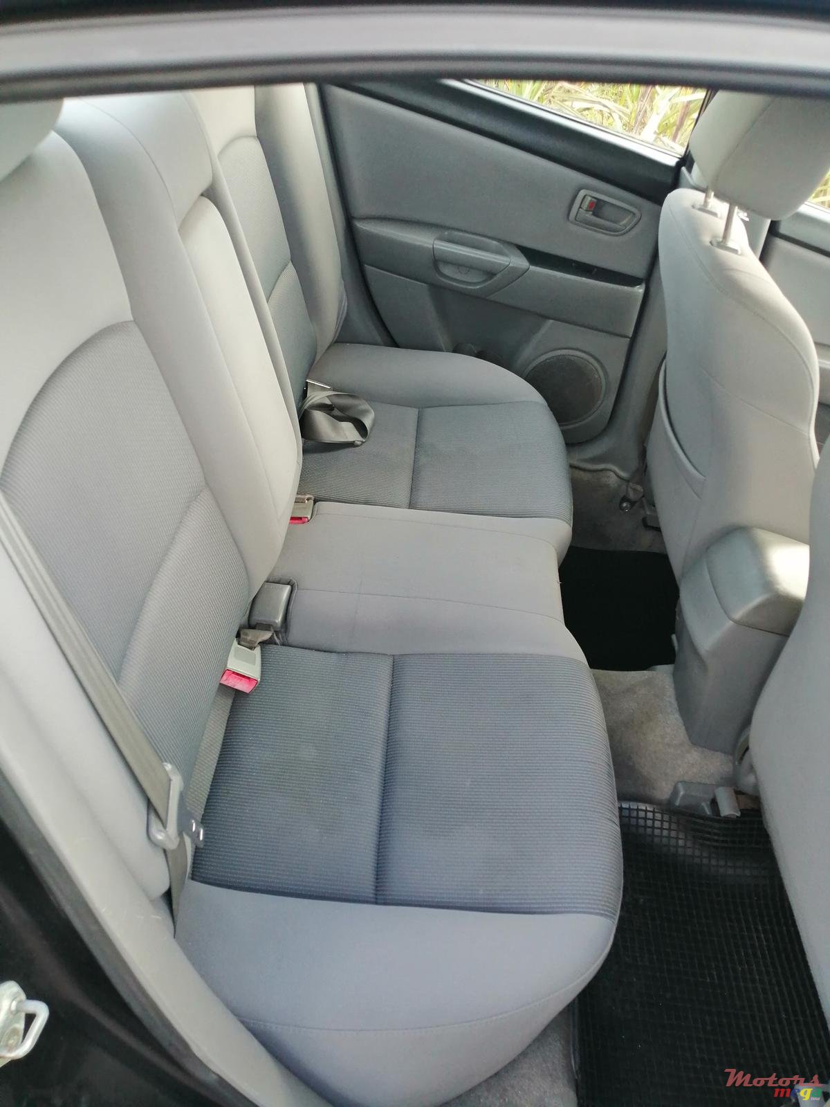 2005' Mazda 3 photo #2