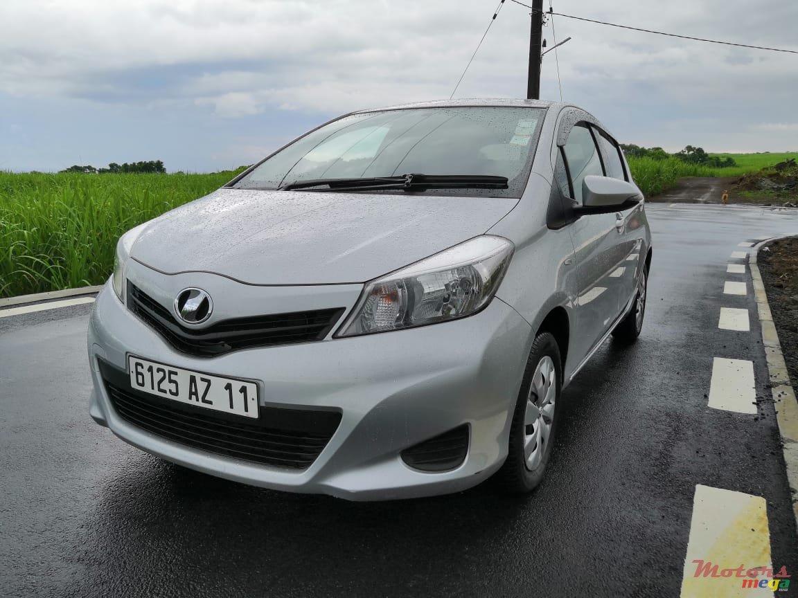2011' Toyota Vitz 1300cc photo #1