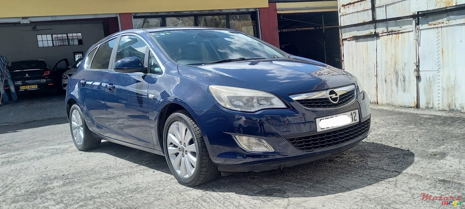 2012' Opel Astra I photo #3