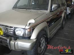 1993' Mitsubishi Pajero photo #1