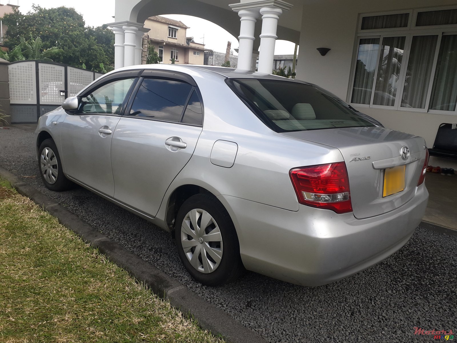 2011' Toyota Axio photo #2