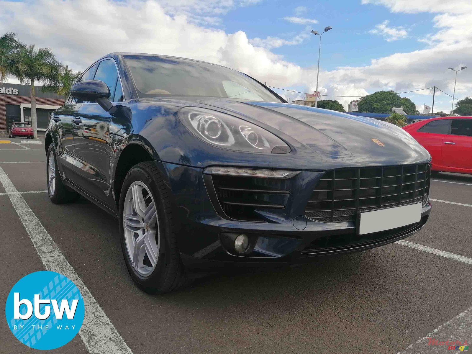 2016' Porsche Macan photo #1