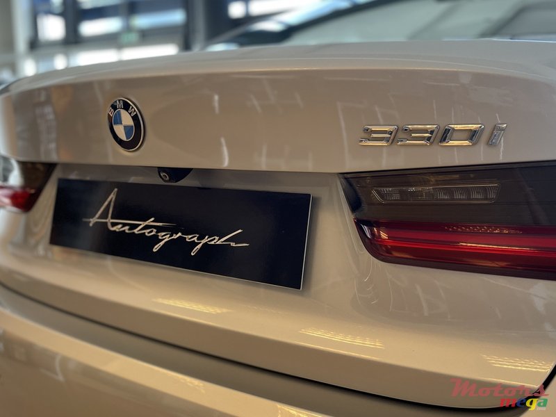 2020' BMW 3 Series photo #7