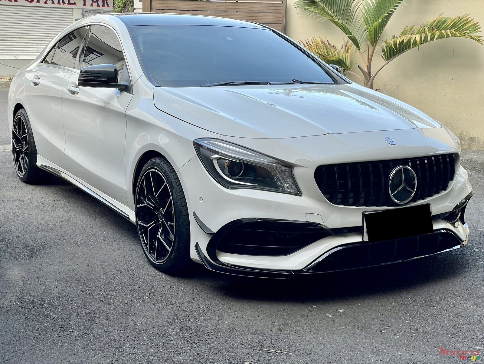 2014' Mercedes-Benz CLA 180 photo #5